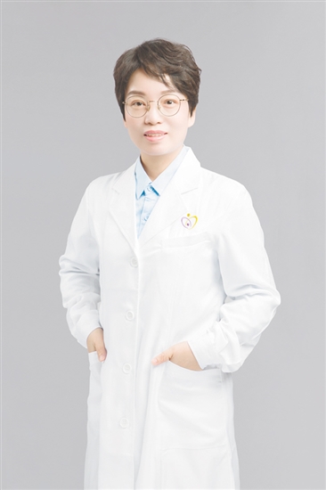 婦女保健科主任覃鈺純