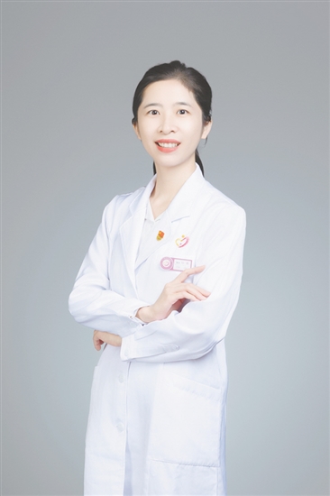 耳鼻喉科主治醫(yī)師何盈