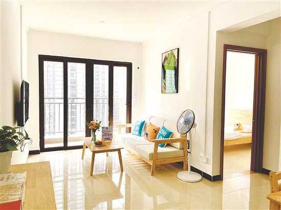 敏捷悅府保障性租賃住房項目屋內(nèi)衣柜、櫥柜、空調(diào)等家具、電器設(shè)備一應(yīng)俱全，真正實現(xiàn)“拎包入住”。