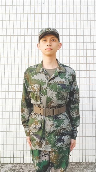 開平市應(yīng)征青年方銘深