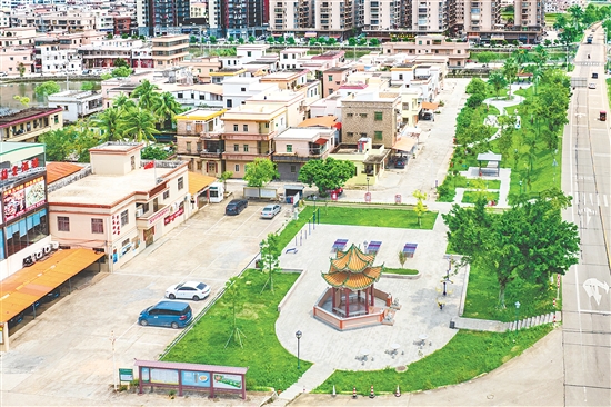 海宴鎮(zhèn)綠美生態(tài)小公園綠植豐茂、配套完善，繪就宜居惠民生態(tài)休閑新圖景。