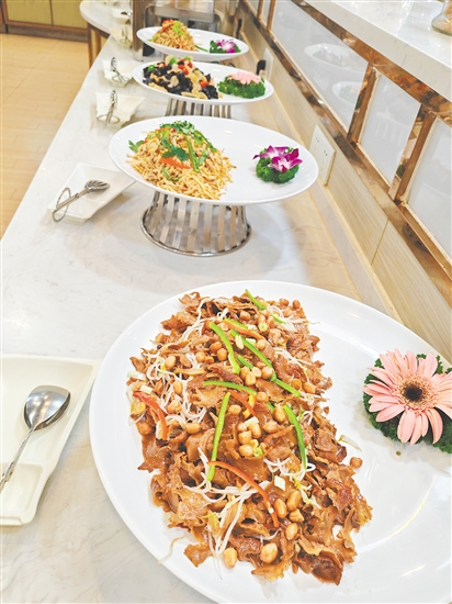 如今的素食自助餐菜品豐富。