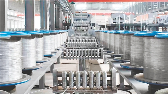 騰龍精線項目定位為區(qū)域領(lǐng)先的高端不銹鋼精密深加工基地，集精密加工、智能制造、供應(yīng)鏈集成于一體，達(dá)產(chǎn)后，16條生產(chǎn)線將全速運轉(zhuǎn)，預(yù)計年產(chǎn)值達(dá)15億元。