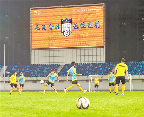 球員積極備戰(zhàn)。