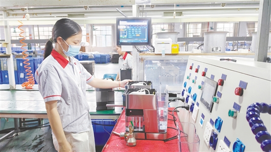 每一臺(tái)機(jī)器下線前，都要經(jīng)過嚴(yán)格的壓力測(cè)試、漏水測(cè)試和萃取測(cè)試。