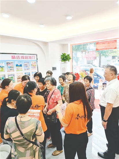 江門春秋國旅育德店選址在客流量較大的育德社區(qū)。