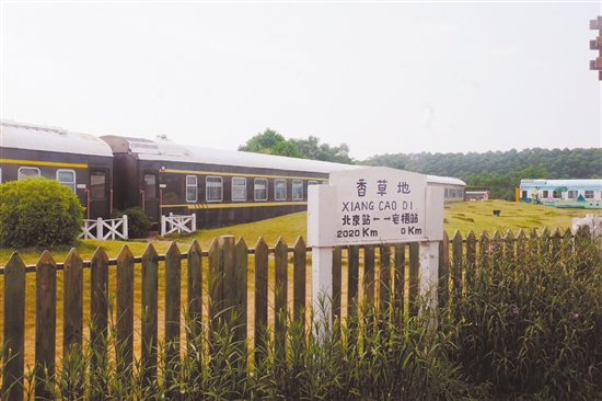 鶴山香草地景區(qū)已經(jīng)建成10多個(gè)主題園區(qū)。