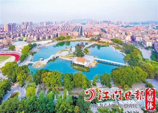 鶴山城市面貌提質(zhì)升級。圖為鶴山北湖公園。