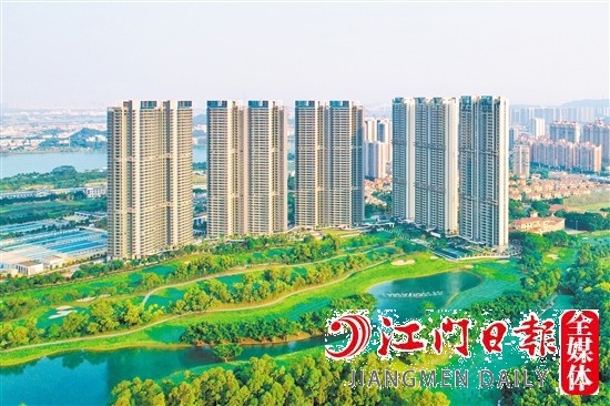 蒲葵之夢·天心被綠茵環(huán)繞，與高爾夫球場無距接壤。