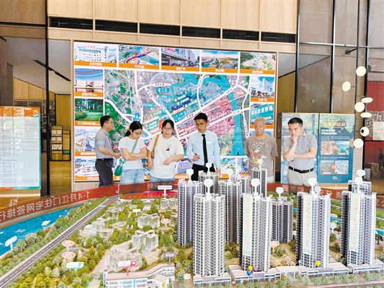 1—8月，全市商品房網(wǎng)簽面積和增速均居全省前列。