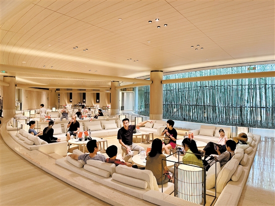 “雙節(jié)”假期熱門樓盤人氣旺。