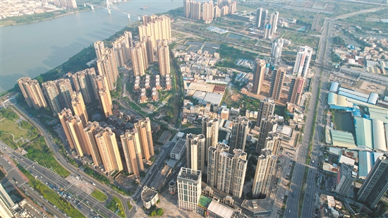 外海片區(qū)樓市或隨著江海站的開(kāi)通迎來(lái)進(jìn)一步發(fā)展。