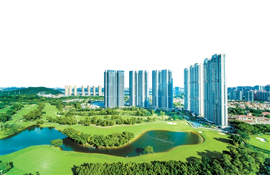 越來(lái)越宜居的江門吸引了許多僑胞回鄉(xiāng)置業(yè)。