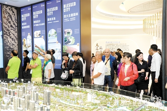 新政出臺后，不少樓盤迎來看房熱。