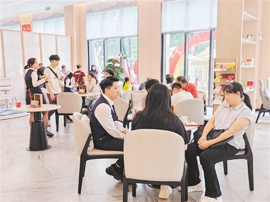 過去一年，利好政策吸引不少消費者購房。