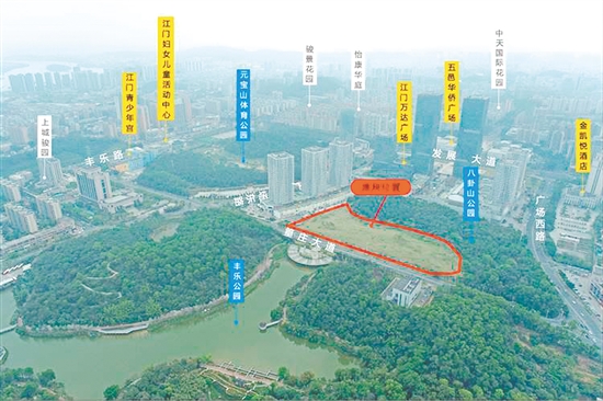 蓬江區(qū)篁莊大道南側(cè)、蓬江萬(wàn)達(dá)廣場(chǎng)北側(cè)地塊位置優(yōu)越。