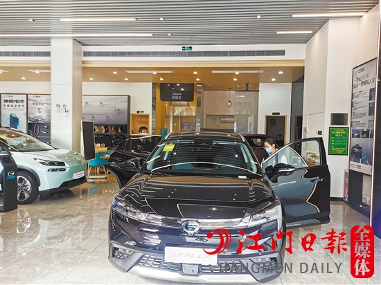 配備駕駛輔助系統(tǒng)的新能源汽車受到消費者青睞。