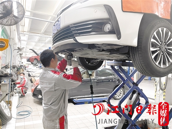 春節(jié)過后，前來檢修的車輛比平時(shí)增加不少。