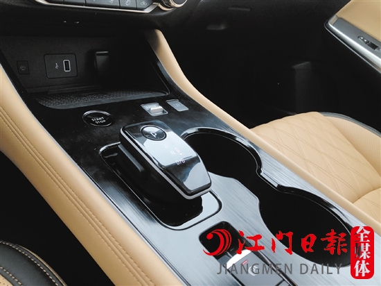 e-POWER軒逸換擋設(shè)計很有特點。