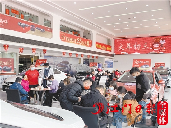 為能享受補(bǔ)貼，不少消費者選擇延遲購車。