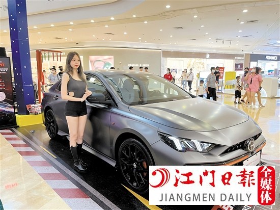 影豹R-style賽道版外觀時(shí)尚動(dòng)感。