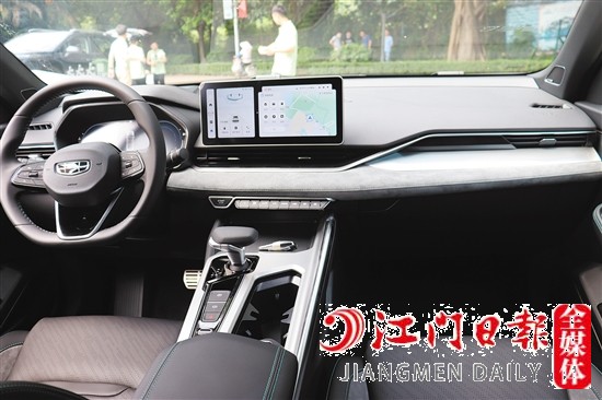 2023款星瑞配備12.3英寸的中控屏和液晶儀表盤，功能實用。