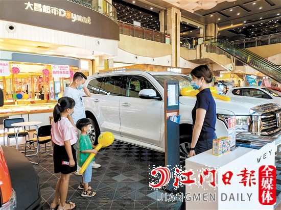 越野車受到越來越多消費(fèi)者的青睞。