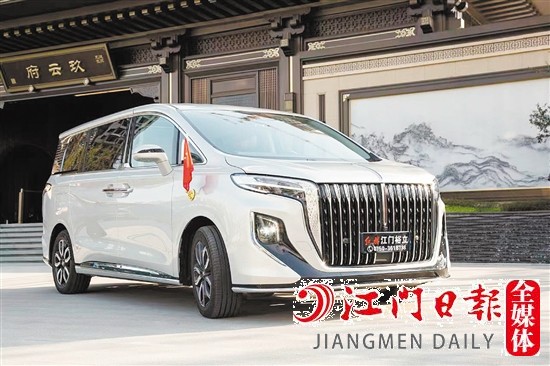 紅旗HQ9外觀霸氣十足。