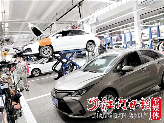 4S店迎來節(jié)前車輛檢修保養(yǎng)高峰。