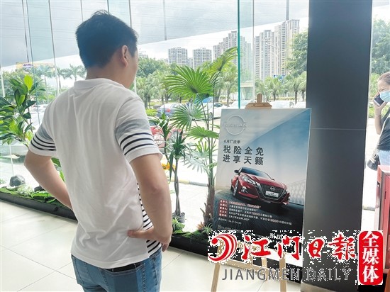 去年不斷出臺(tái)的購車補(bǔ)貼政策吸引消費(fèi)者的目光。