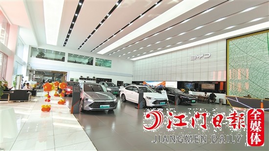 重裝后的展廳寬敞明亮，設施設備更完善。