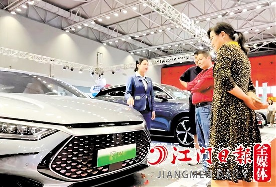 自主品牌汽車越來(lái)越受消費(fèi)者關(guān)注。