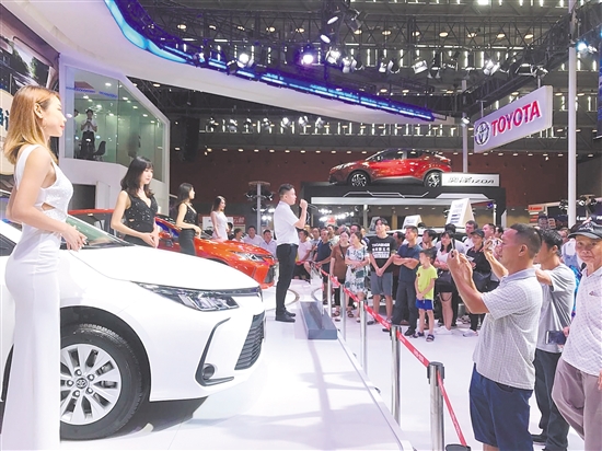 每屆“十一”車(chē)展都有眾多新車(chē)亮相，吸引消費(fèi)者的目光。