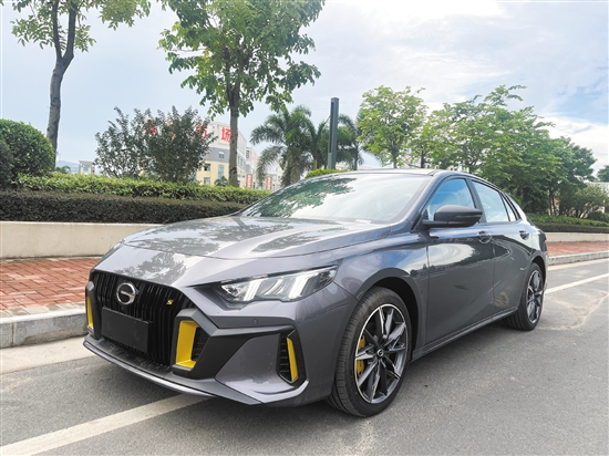 2023款影豹的外觀運(yùn)動(dòng)感十足。