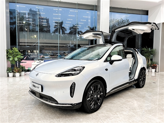 昊鉑HT外觀時尚動感。