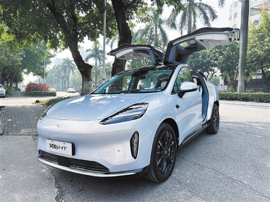 昊鉑HT的外觀既時(shí)尚又豪華。