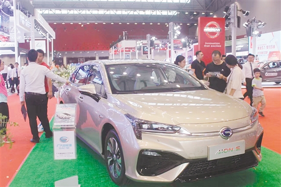 很多消費者在“五一”車展上買到了心儀的靚車。