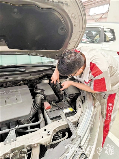 定期檢查車輛的線路是否老化，避免車輛自燃。