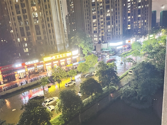 進(jìn)入5月份，強(qiáng)降雨不斷，有的車主遭遇“水浸車”。